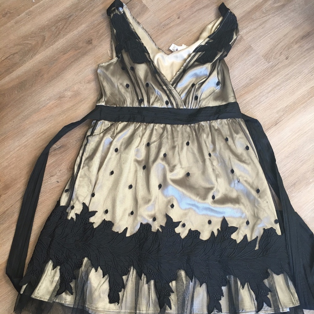 Gorgeous black and gold Ryu: dress